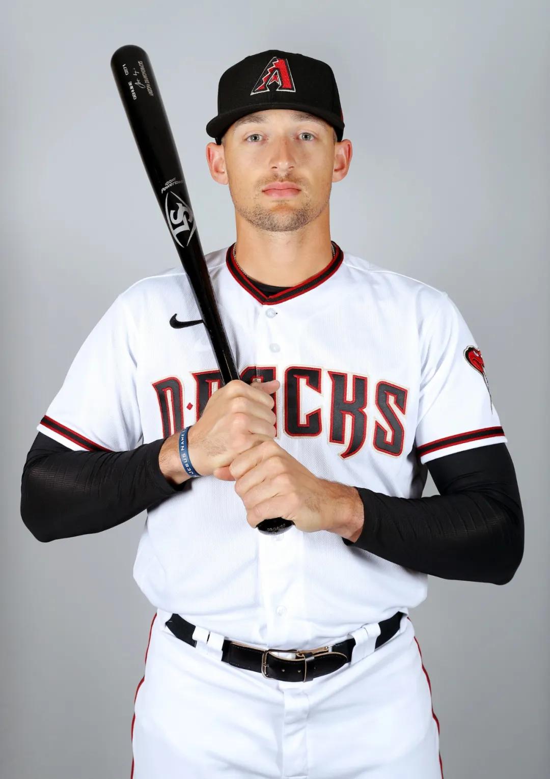 一根藤上七个瓜，今天跟你818