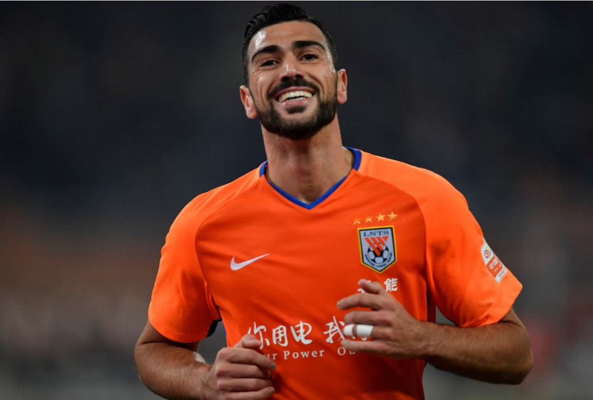 李霄鹏一席话解释格德斯为何未上场状态勇猛却难与费莱尼争位置