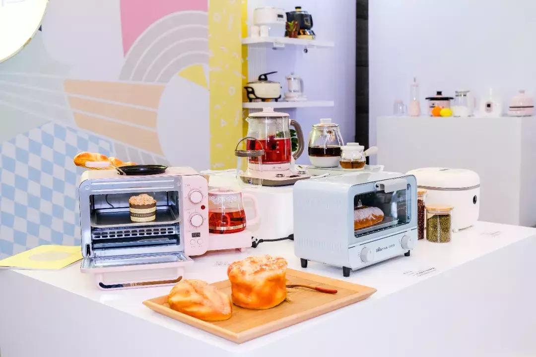 他凑20万创业,13年坚持“种草”,如今成就“创意小家电第一股”