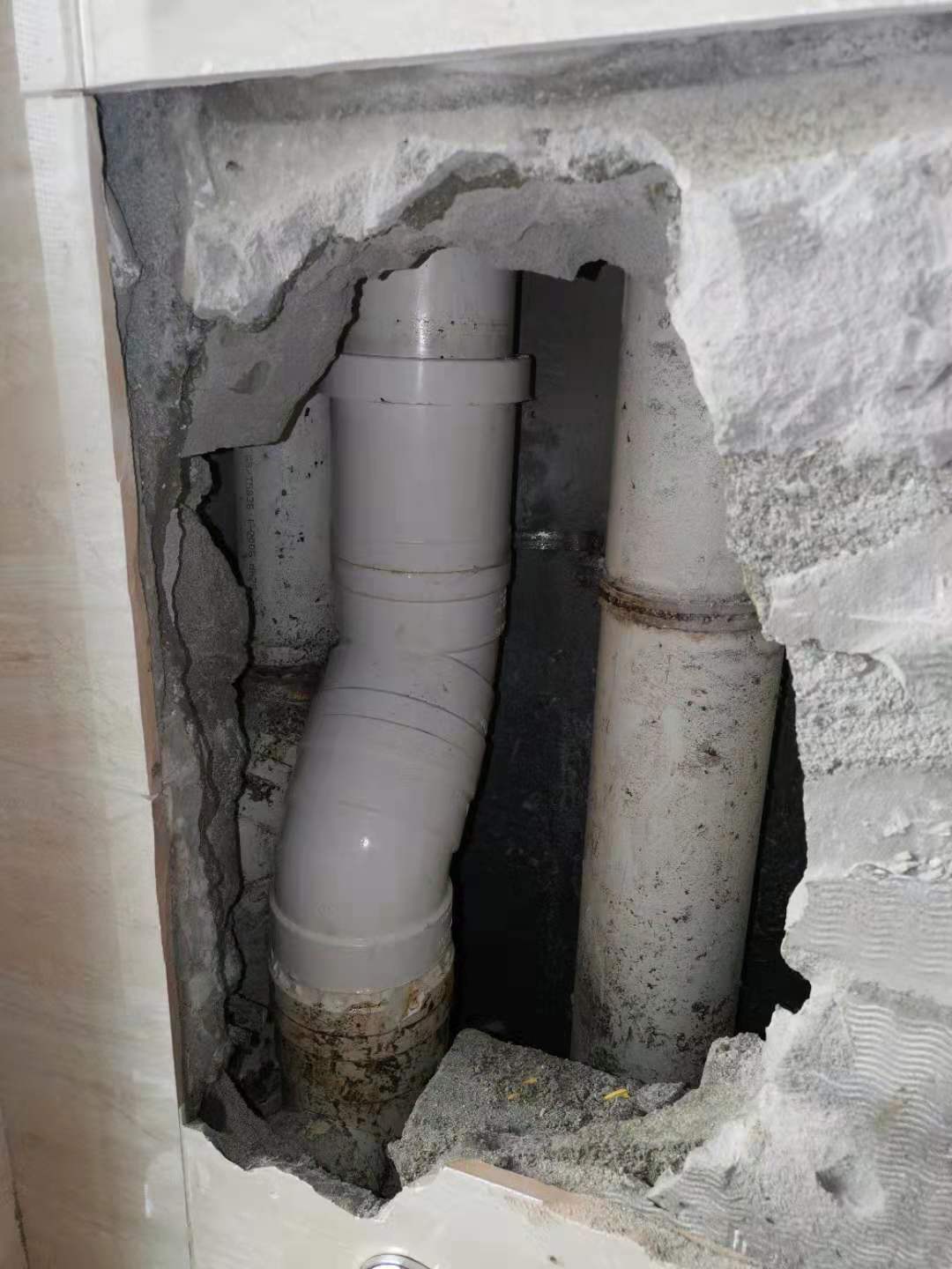 卫生间排污管怎样防漏水,卫生间排污管漏水的最佳解决方法