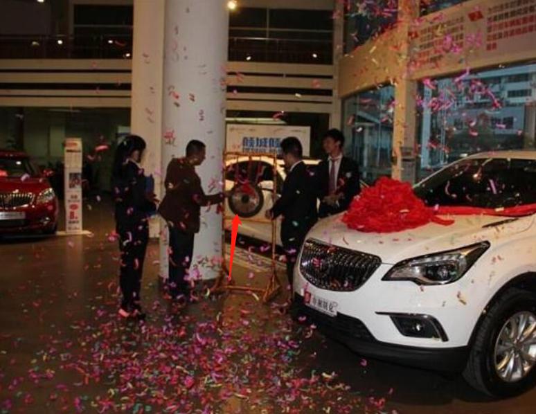 男子花6万买五菱宏光,小伙花5万元买五菱宏光