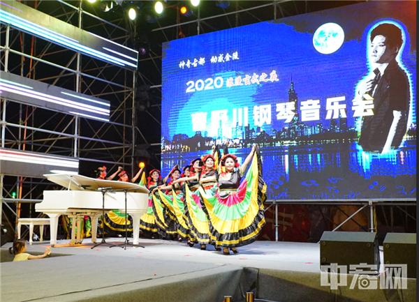 黑白琴键上跳动的仲夏夜梦：带你走进曹野川的音乐世界