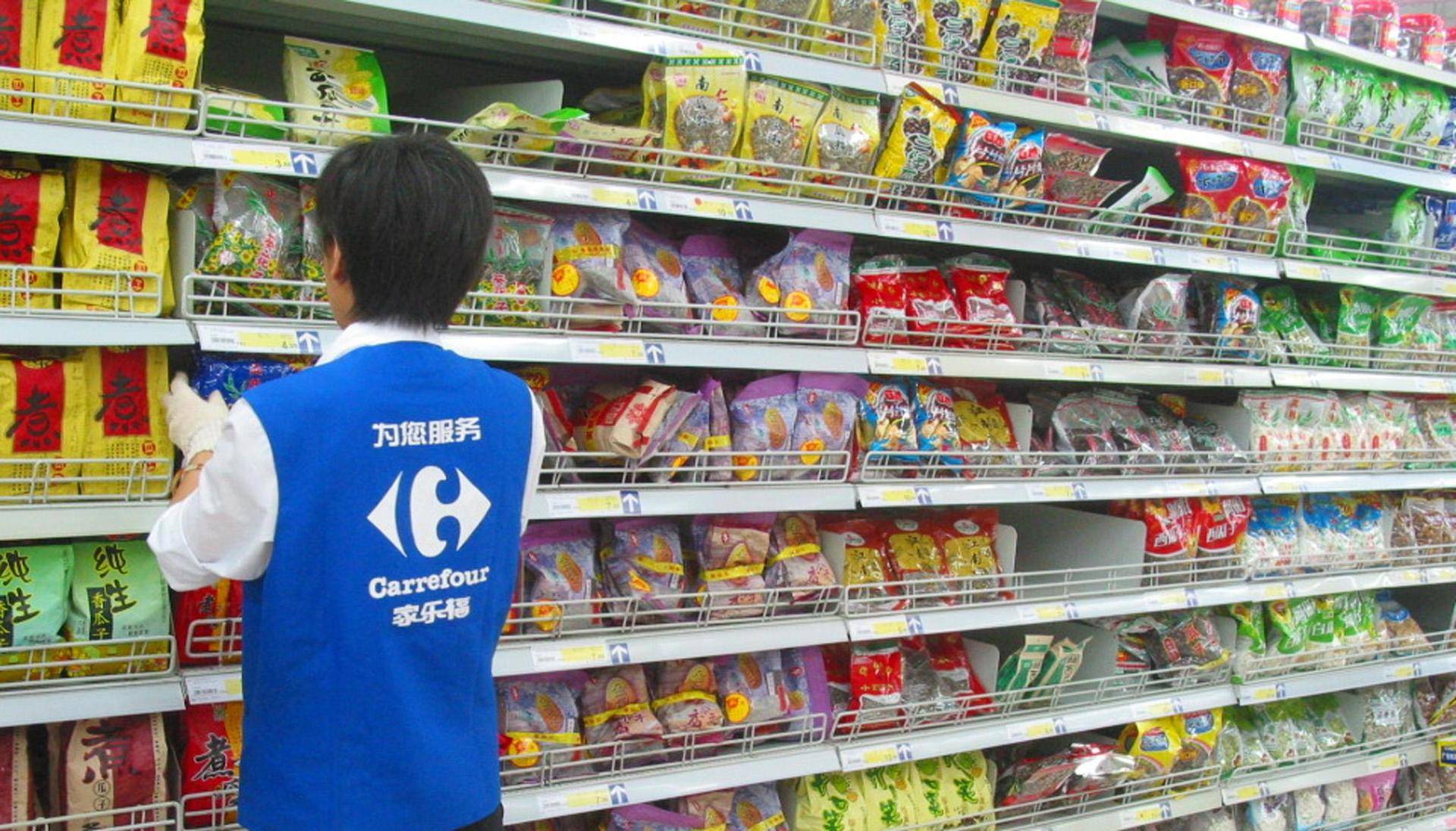 它是超市中的黄埔军校，销售额5年下滑75亿，今48亿*身卖**苏宁