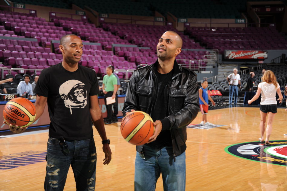 NBA球员戴什么牌子太阳镜,nba球星戴的最便宜的表