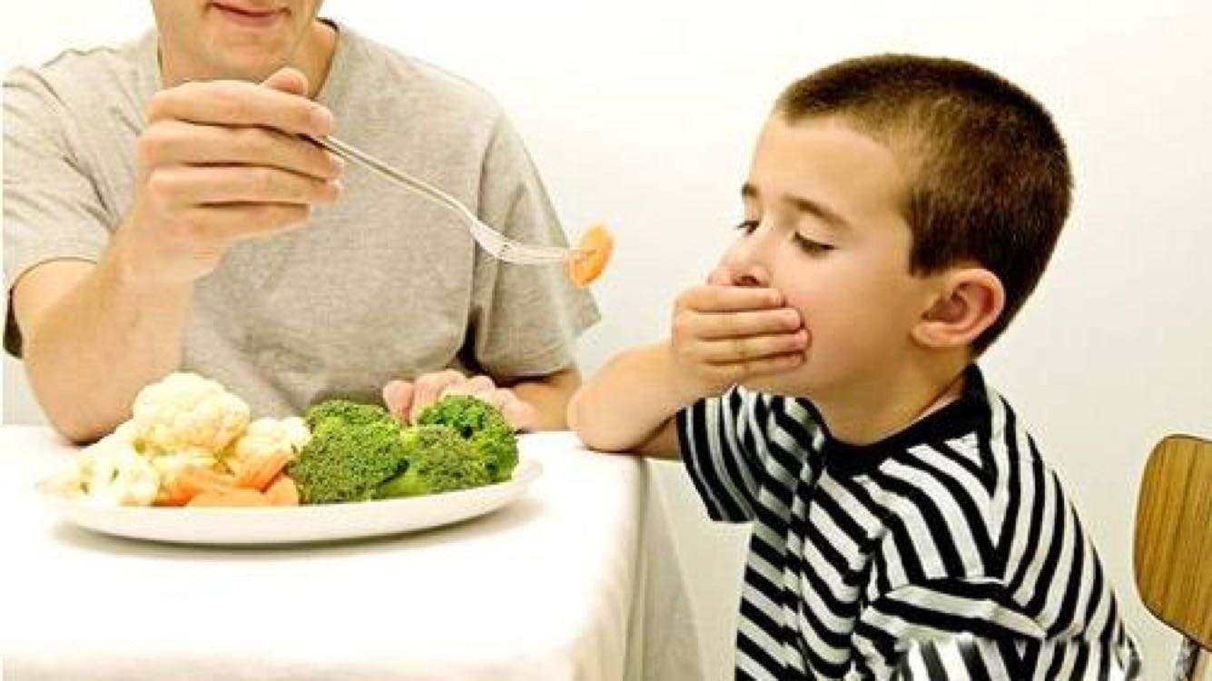 两岁半孩子不好好吃饭怎么管教,两岁小孩不舒服怎么办