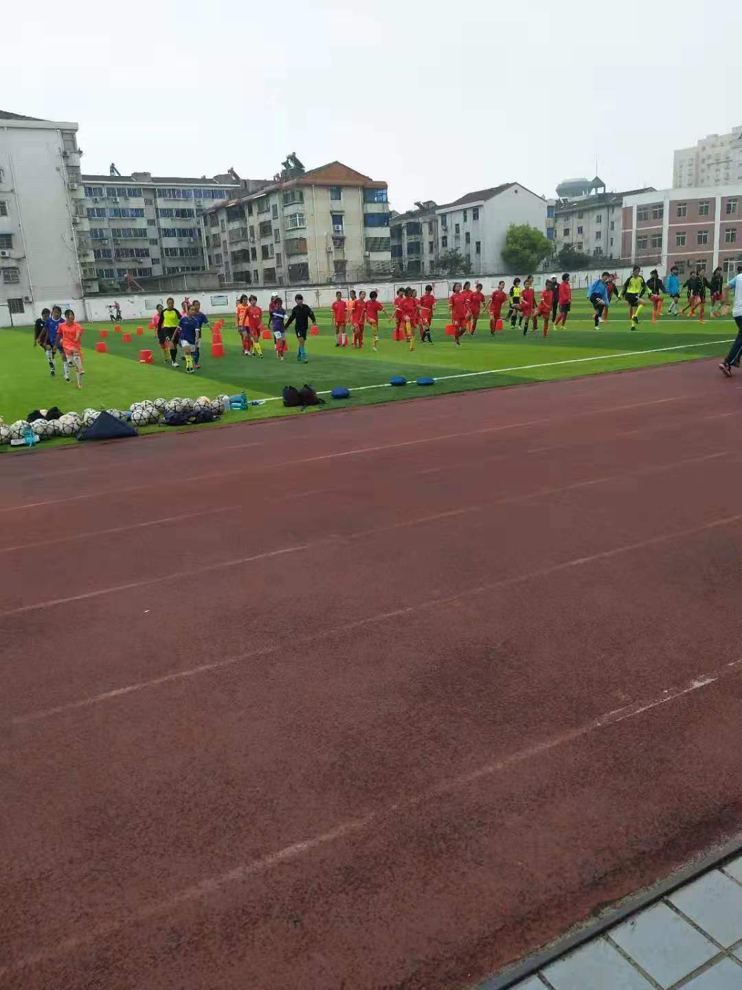 女足教练涉强制猥亵罪被捕,足球教练猥亵女队员警方介入