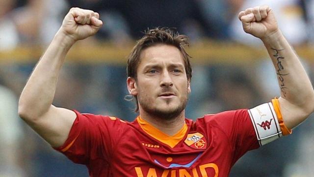 有头球的大罗是不是足坛最强前锋,大罗是最好的前锋吗