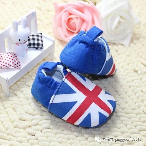 宝宝学步鞋推荐布鞋还是机能鞋,如何给一岁宝宝买学步鞋