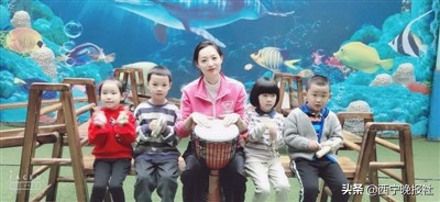 尊师重教功在当代利在千秋,尊师重教勿忘初心铸就千秋伟业