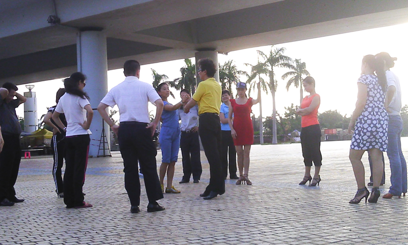 如何更快地学好交谊舞让自己变得出众