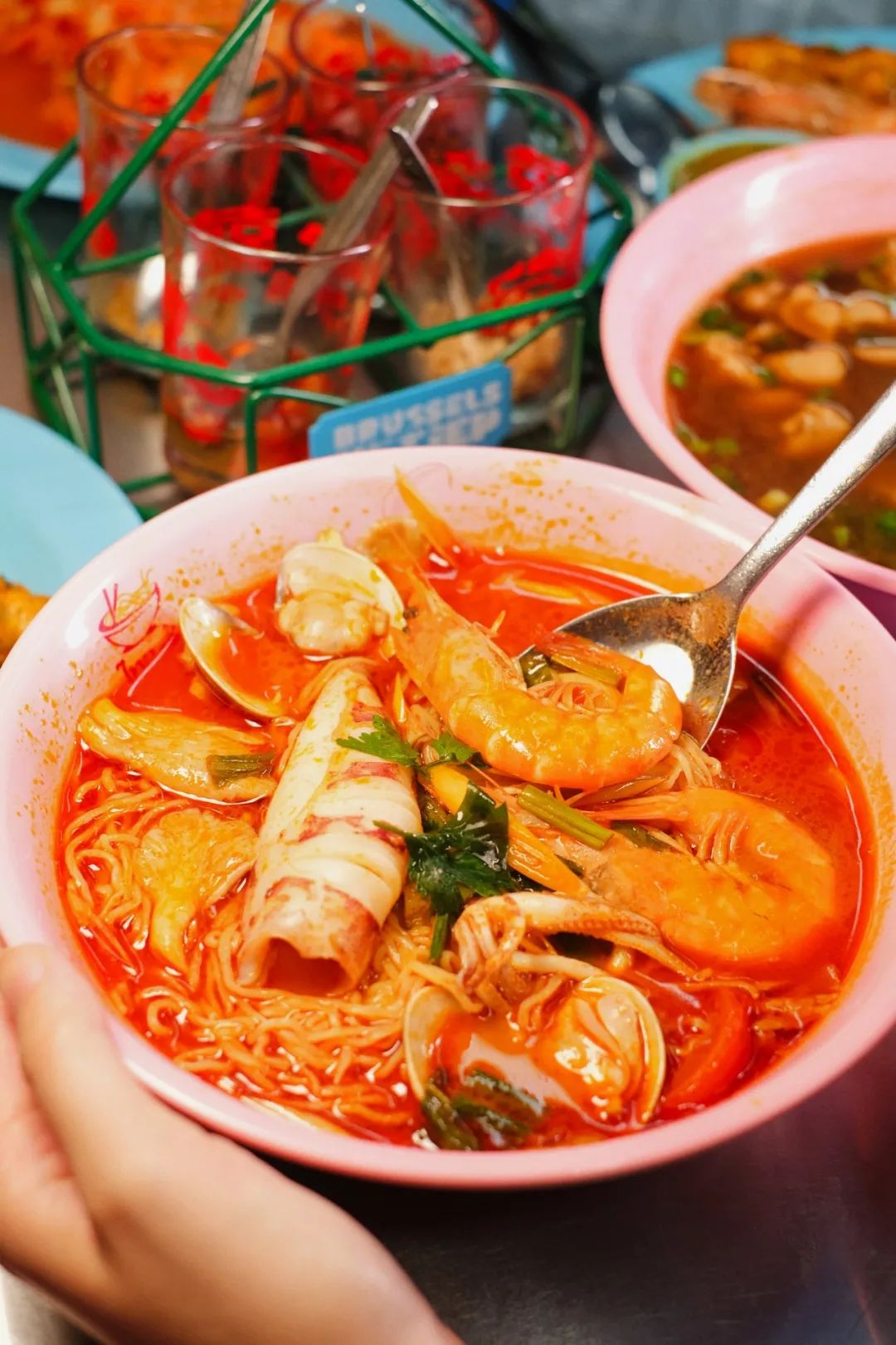 乌山路街上视频,泰国街道最火的小店