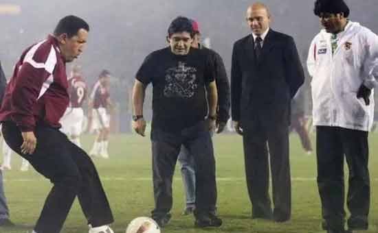 马拉多纳六十岁：一个超脱体育的左派政治领袖