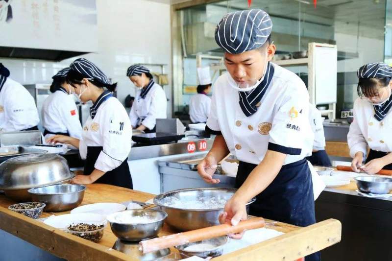 2019年食品安全员考试题答案,面点师初级安全生产题库