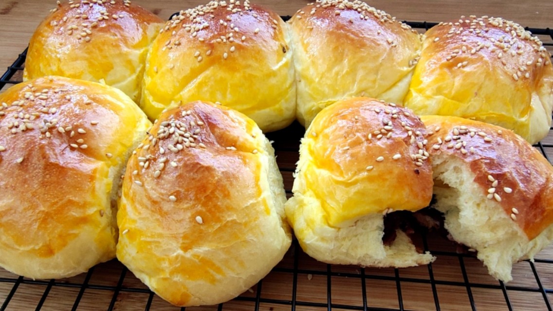 手揉面包烘焙教程,不用高筋面粉揉出膜的面包做法