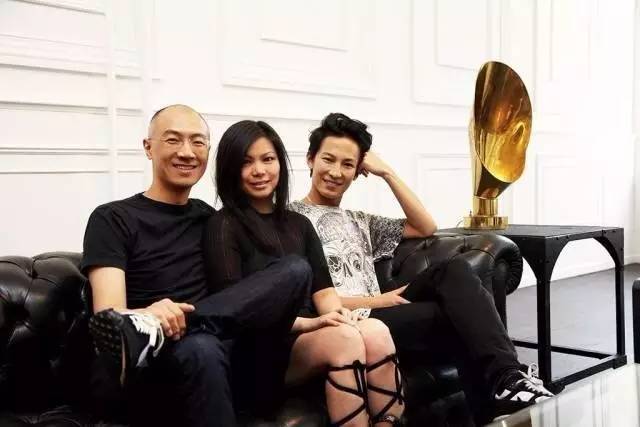 看时装周秀场vlog,时装周的深度解析