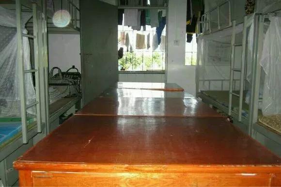 大学宿舍5人间哪个最好,《大学》宿舍对比