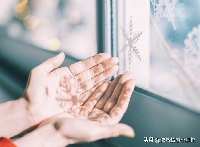 没见过世面的人就发朋友圈吗,不回信却在发朋友圈的人是啥心理