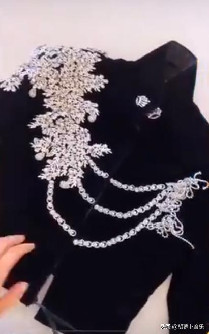 蕾哈娜发歌回应,蕾哈娜今天发专辑了吗