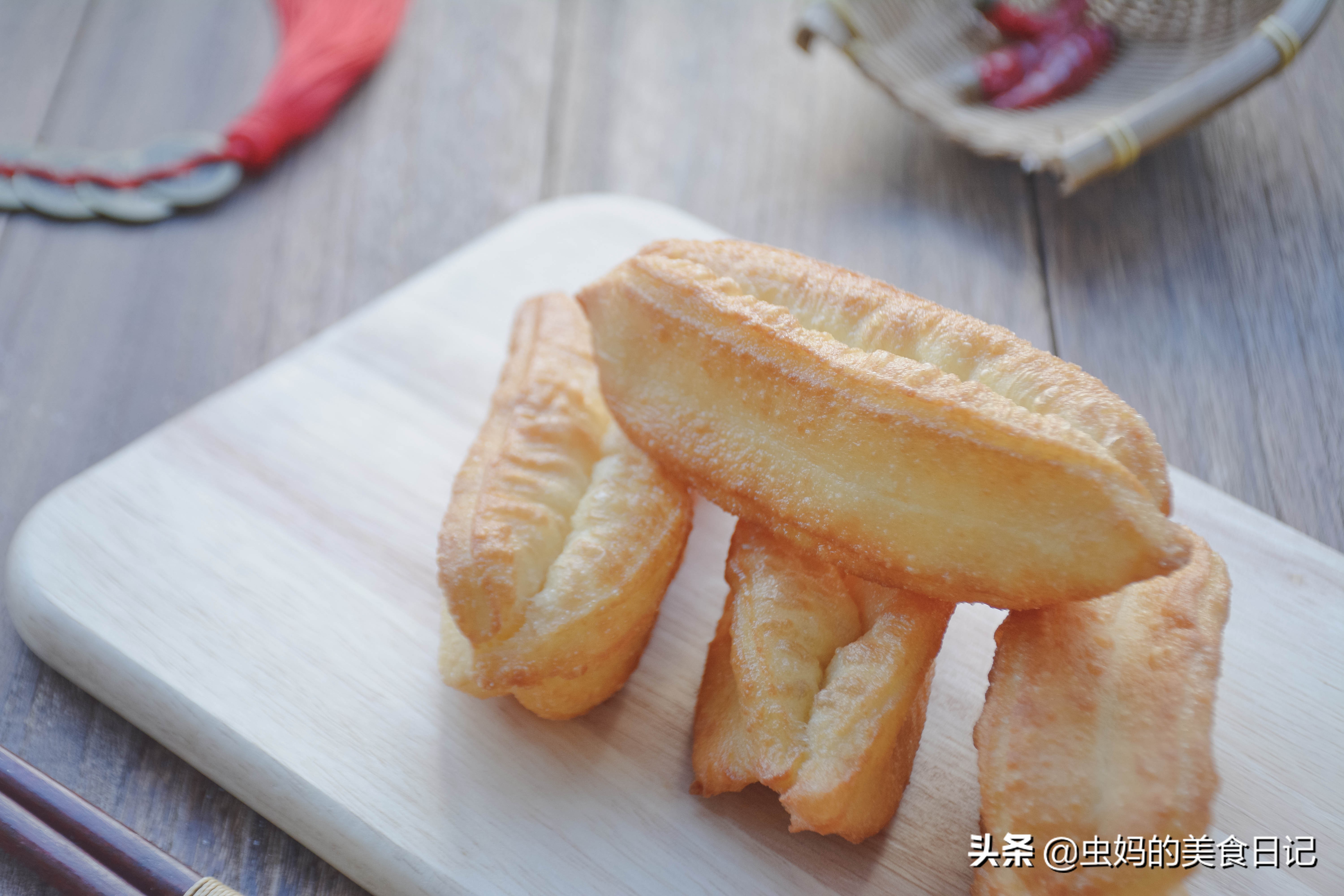 如何炸油条又脆又蓬松家庭版,怎样在家炸油条又软又蓬松又酥脆