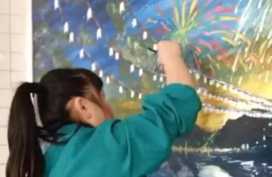 美术生作品不如这位保洁阿姨大姐，无名之辈也能梦想成真！