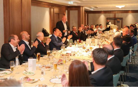 许家印恒驰现状,许家印携管理团队体验恒驰