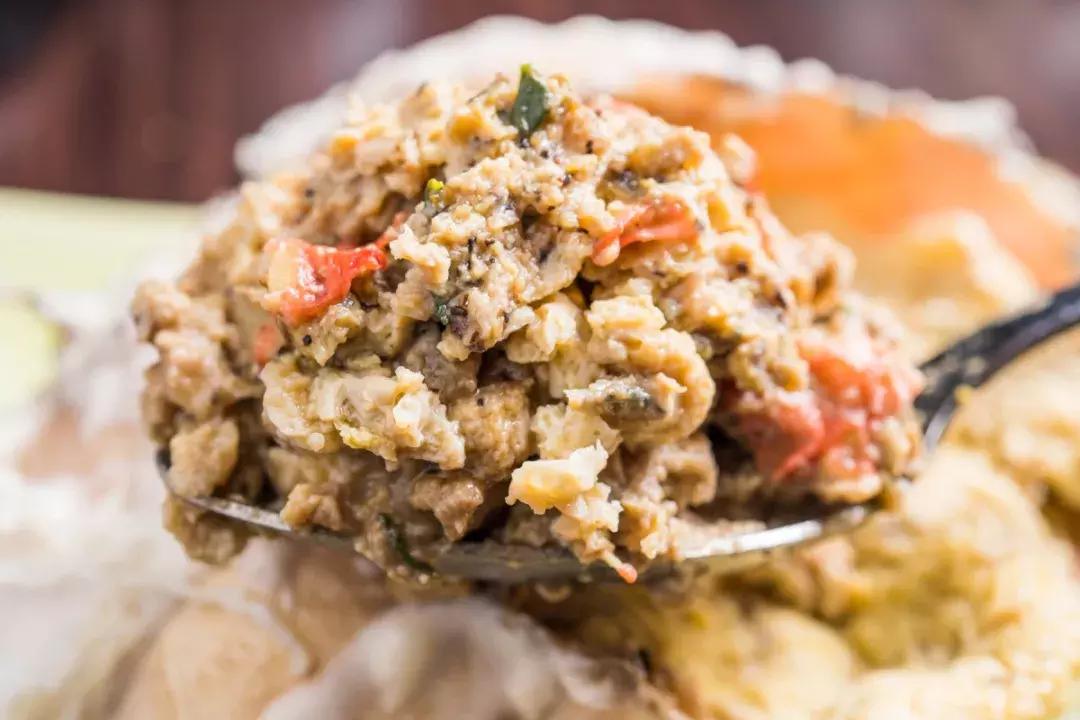 外滩惊现天价「奶盖雪蟹」，比宝马还贵