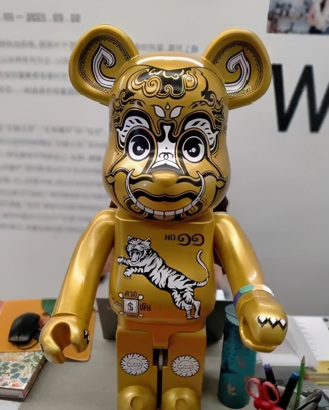 深圳灯光秀与武汉灯光秀,春光无限好深圳