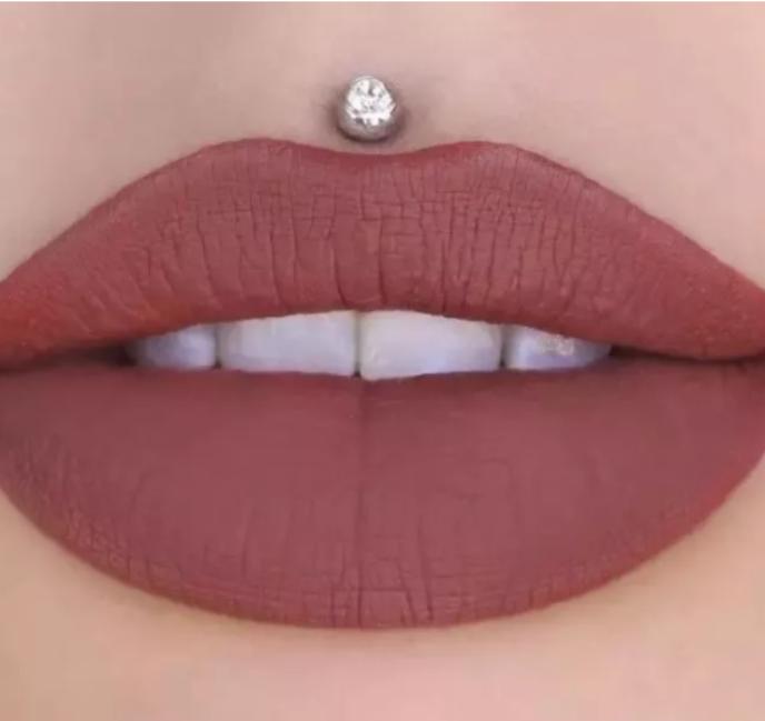 推荐一款不掉色又平价的口红,比较平价且好用的口红