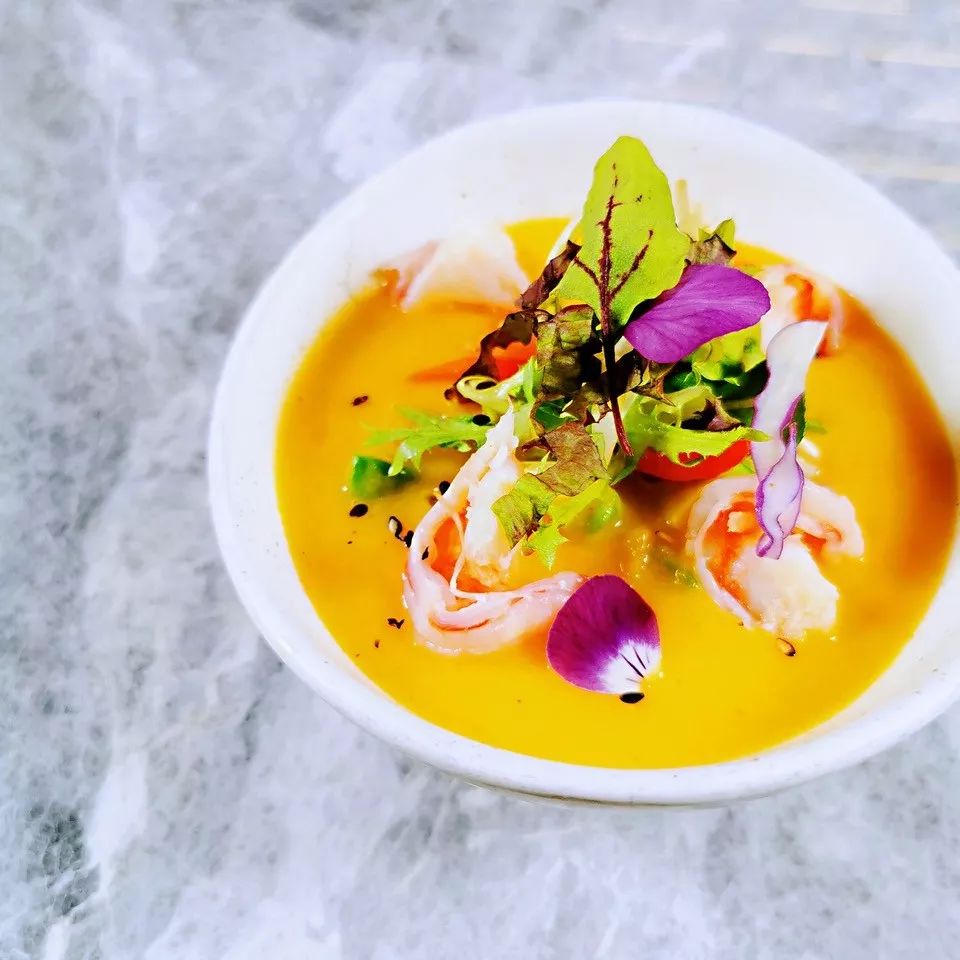 真敢玩！这次北京披萨节他们披着床单就来了