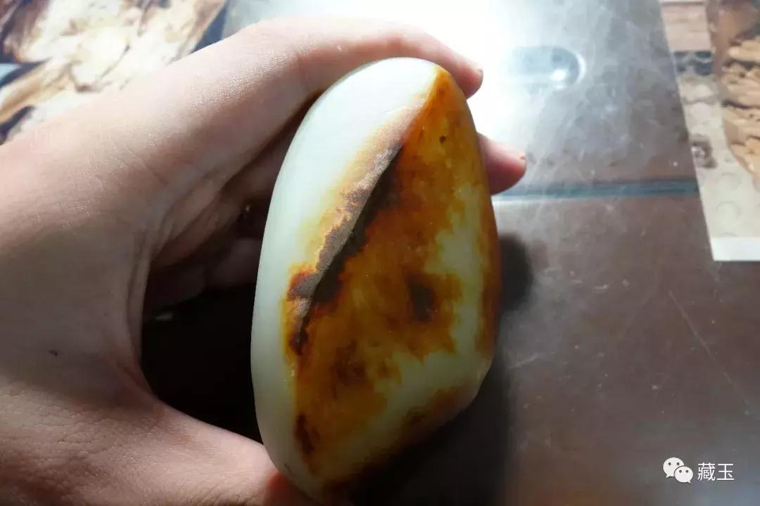 俄料和田玉为什么比较便宜 (俄料和田玉真的盘不出来吗)