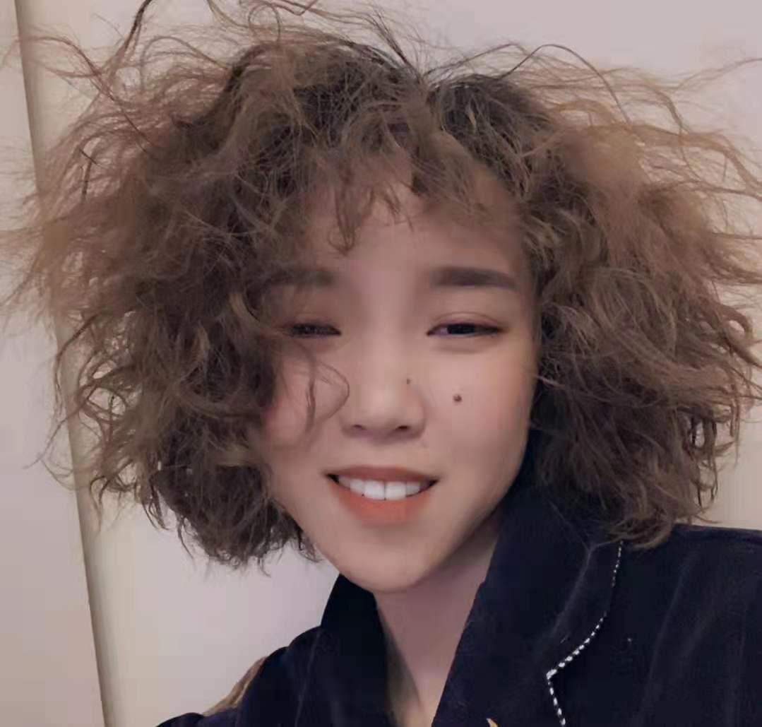 女士烫发羊毛卷满头烫丸子头扎法,羊毛卷烫发有刘海怎么扎