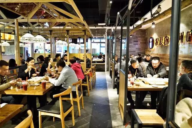 丝恋餐饮管理有限公司董事长周杰,丝恋创始人是谁