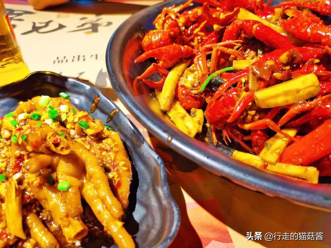 长沙一整栋楼的美食,长沙美食一条街的真实感受