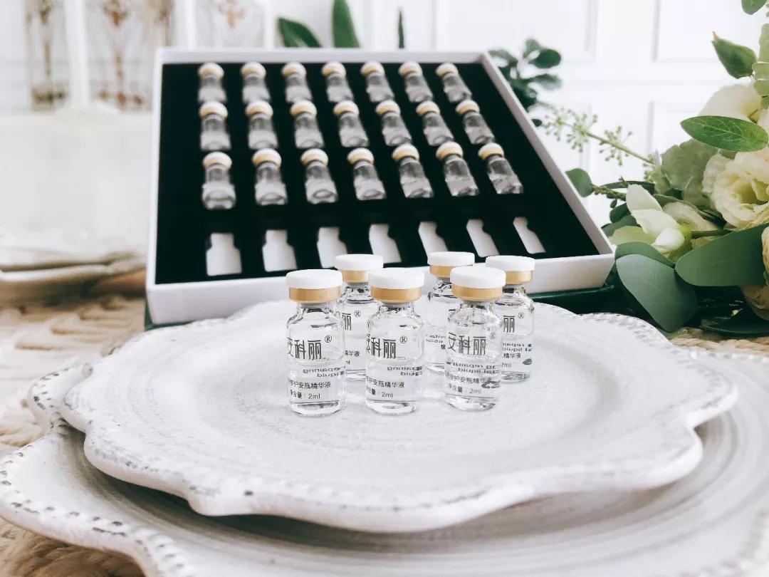 ifer评测官｜25岁素颜像高中生，好好护肤真的有用