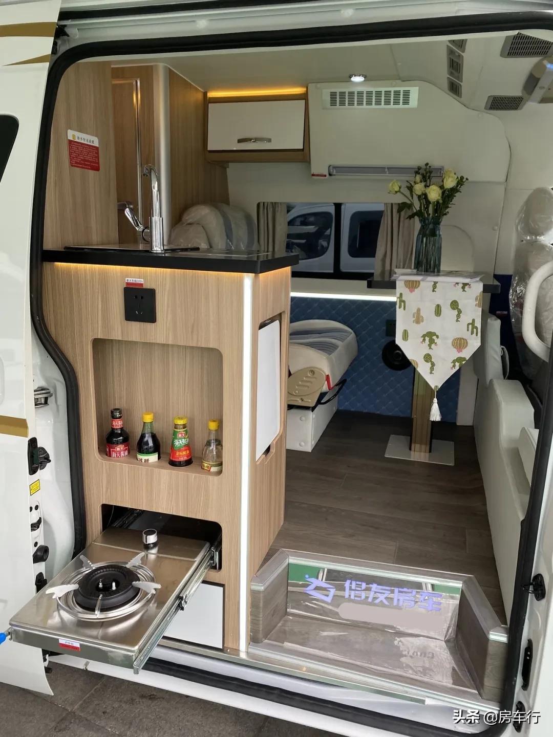 2020款福田g9加长版房车5.99米,18座福田g9二手车