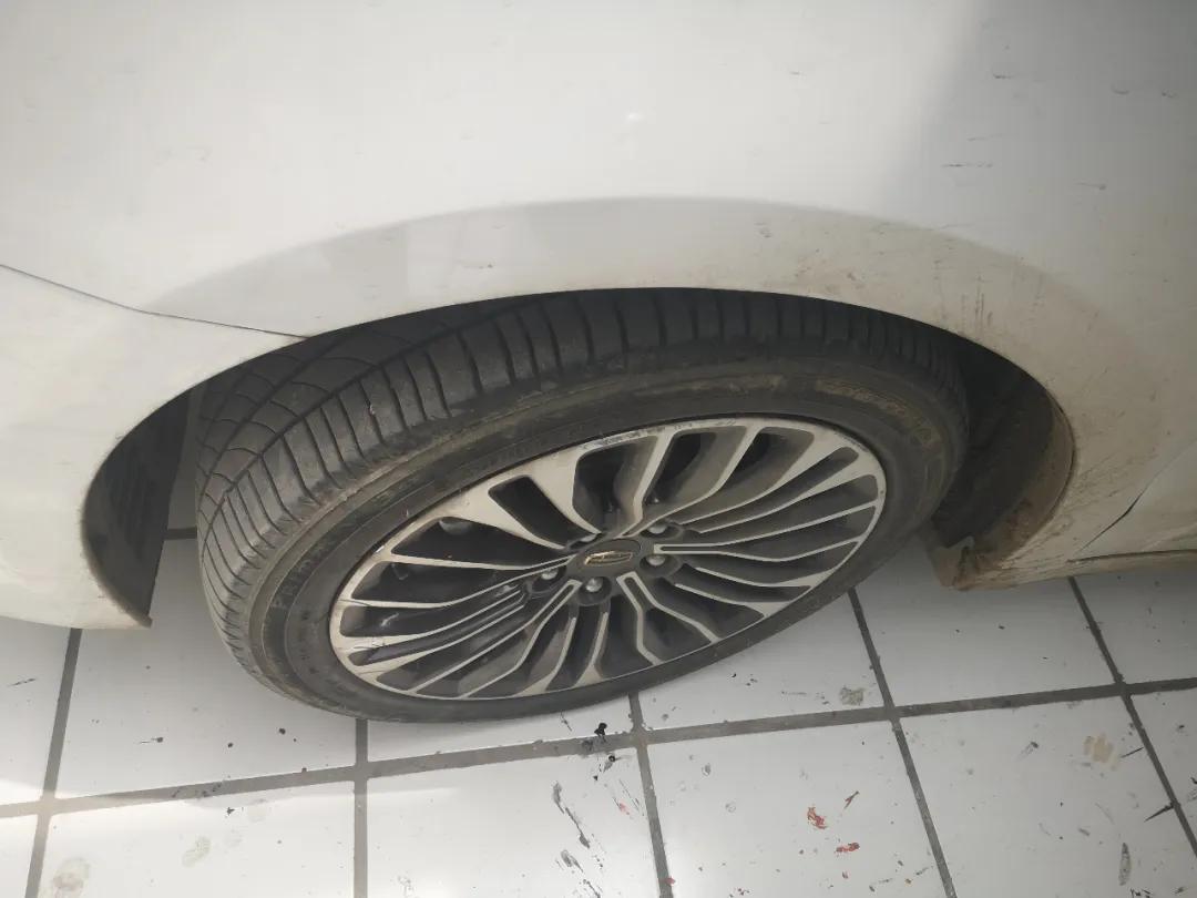 10万买吉利博越够吗,价格最高的一款吉利博瑞