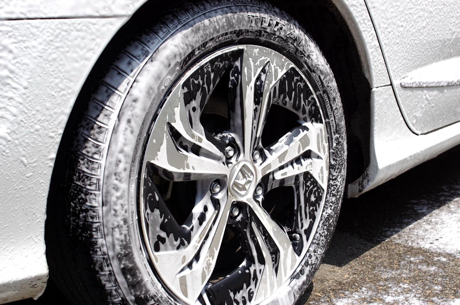 汽车塑料上的污渍怎么去除,汽车上的油烟污渍如何处理