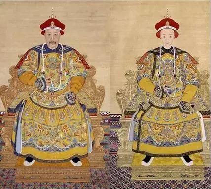 为何蚕宝宝吐有黄金丝,蚕宝宝吐的彩色丝是从哪来的