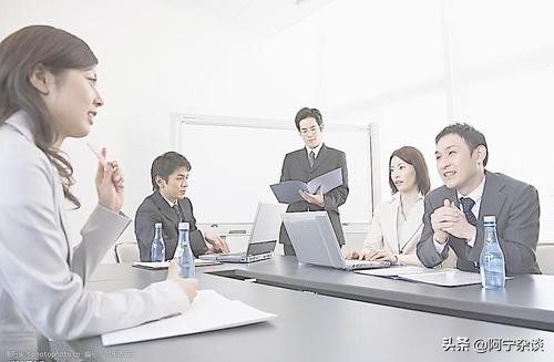 孔乙己是怎样离开咸亨酒店的,再读已是书中人孔乙己