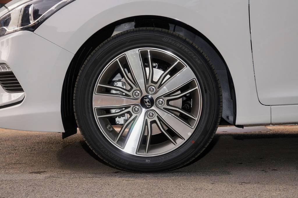 名图顶配,现代名图买自吸还是带t