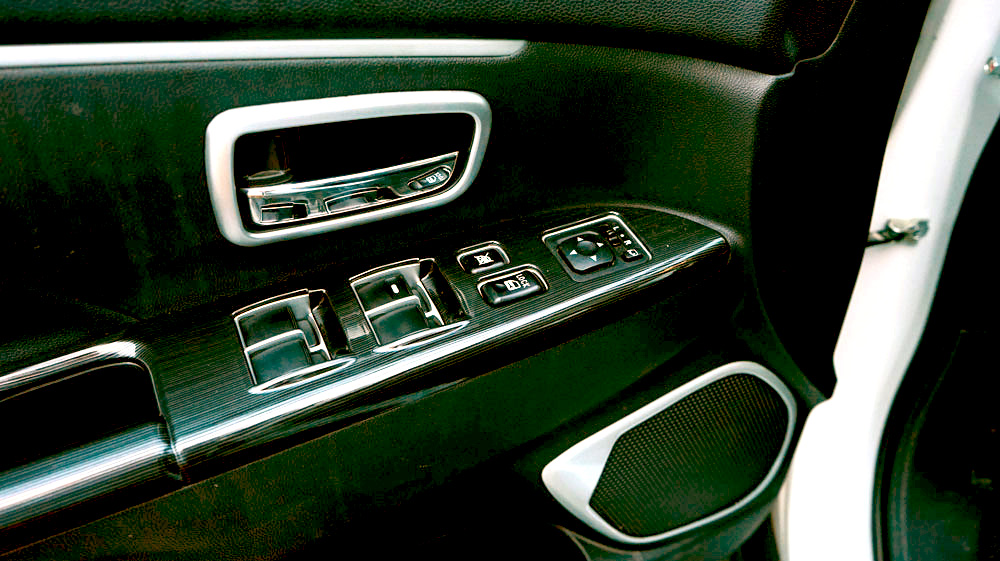 日系三菱suv劲炫轴距,广汽三菱suv劲炫和大众探影哪个好