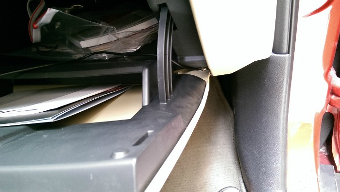 启辰安装圆盾AI智能视频后视镜安装作业，透雨透雾防眩目