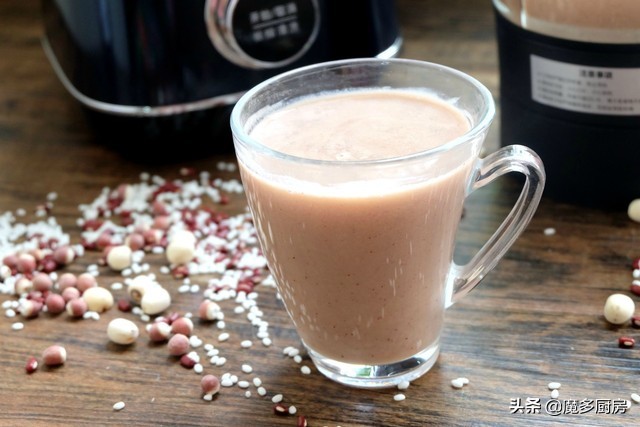 早餐饮品的简单做法,早餐自制五谷豆浆香浓细腻