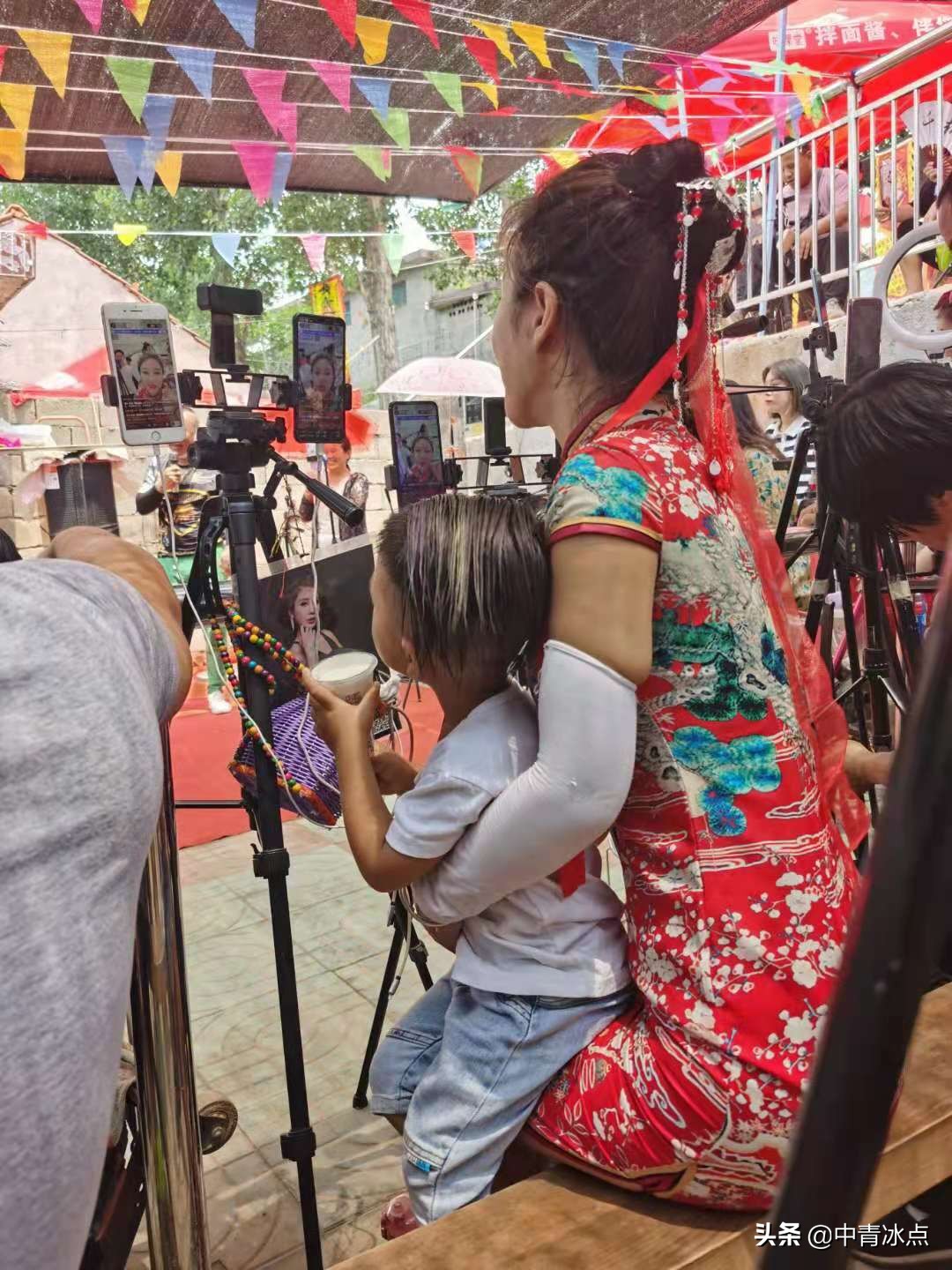 流量的狂欢：山东拉面哥已降温，蹭热度的三千主播降到30多人，他曾希望景区解决8人国企职工身份