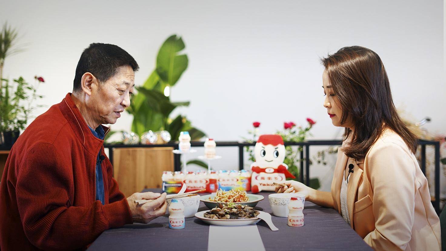 和爸爸一起照顾植物人妈妈,和爸爸照顾生病的妈妈