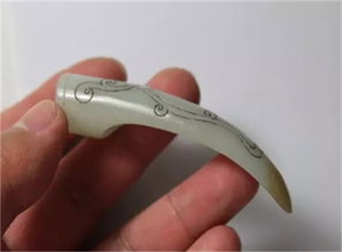 清朝妃子戴指甲套的作用,清朝皇妃为什么戴长指甲套