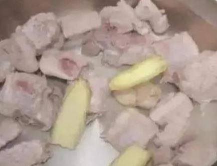 在家炖的羊汤为啥不白,自己在家骨头汤怎么炖奶白