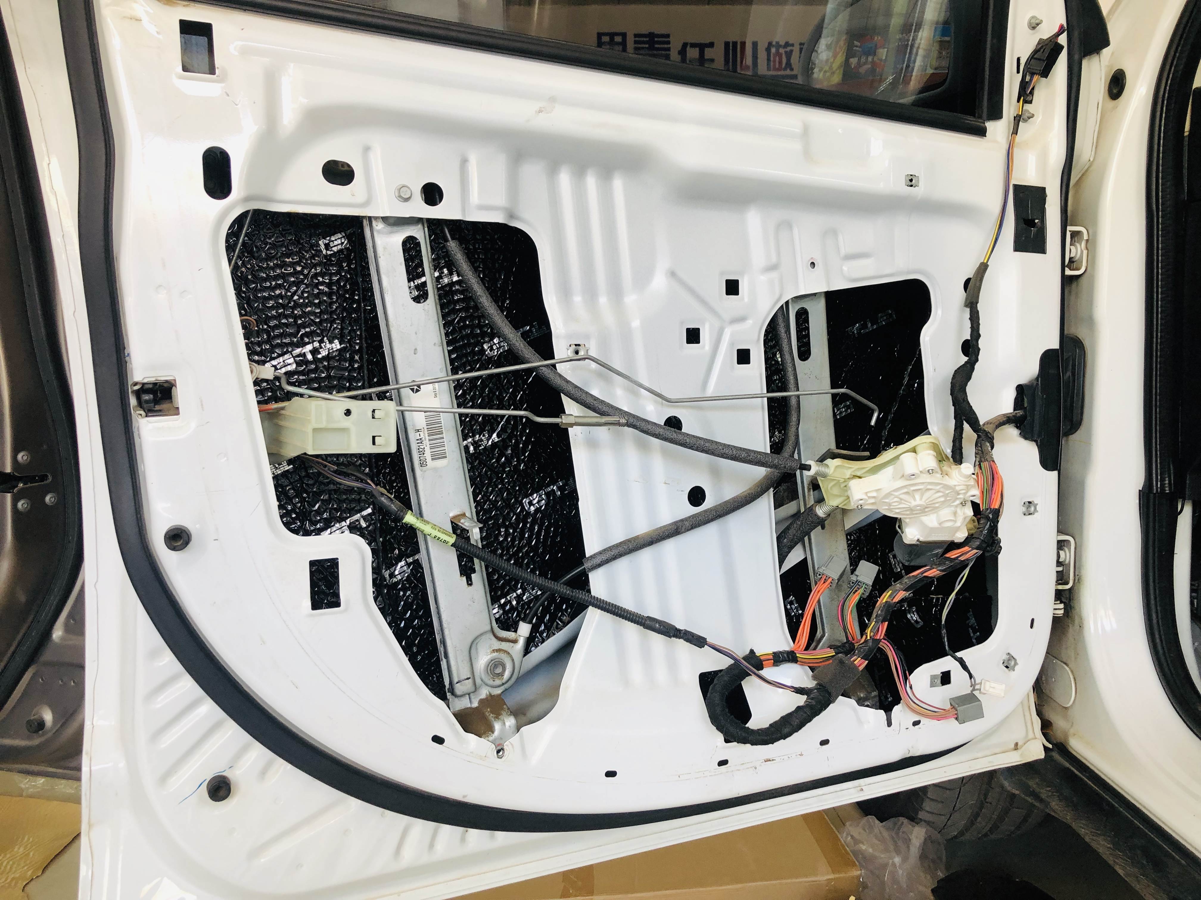 jeep指南者爆改,jeep指南者1.4t家享版隔音效果