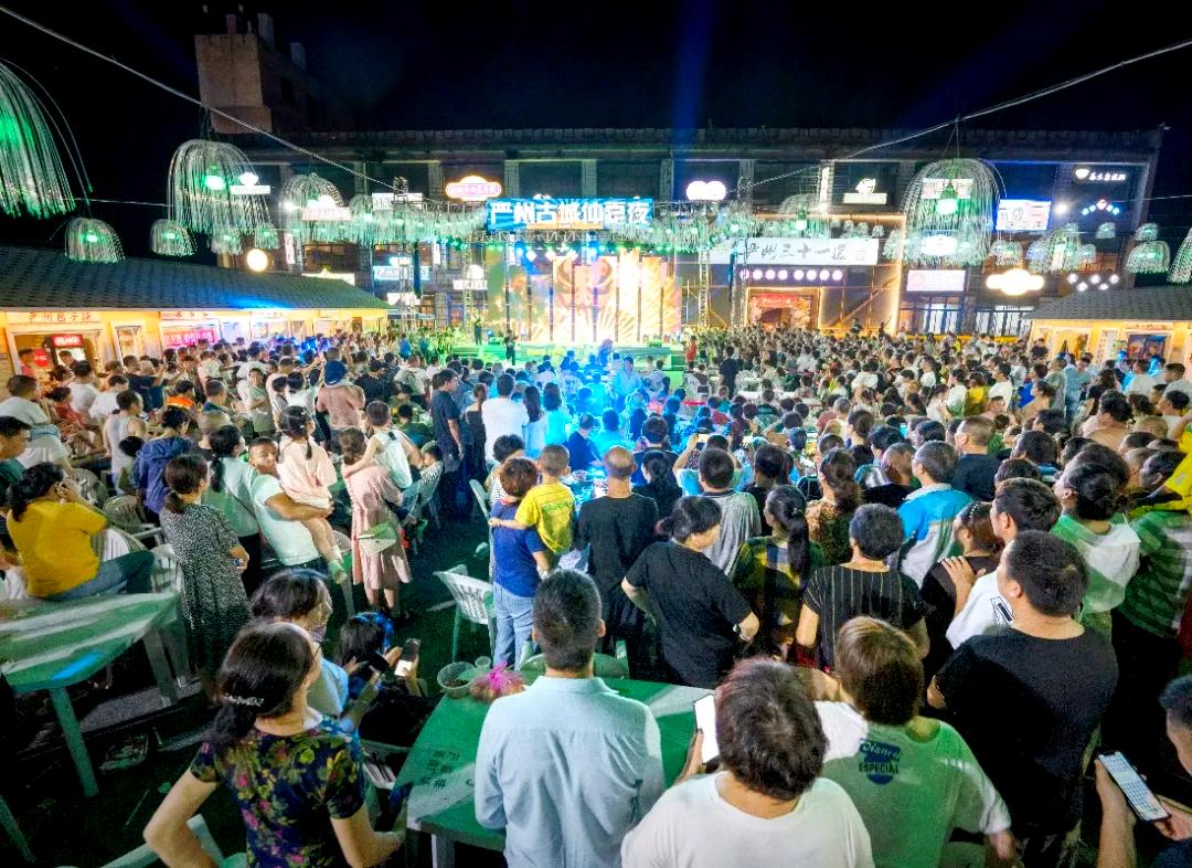 爱在17烟台视频,爱在17路夜景