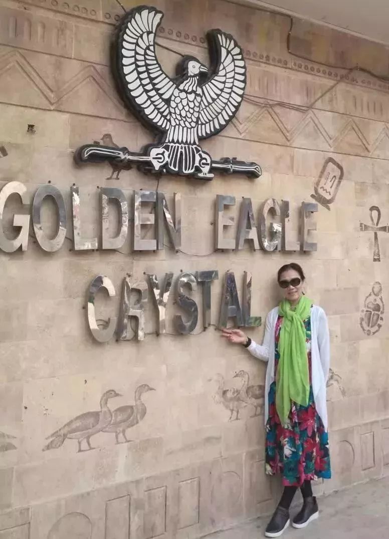 中国大妈拍照十大姿势抖音,中国大妈丝巾拍照姿势